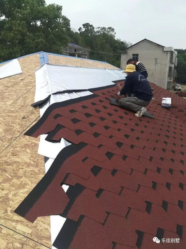 坡屋頂現(xiàn)澆完還要做防水、保溫才能掛瓦？難怪農(nóng)村包工頭都這么說(shuō)